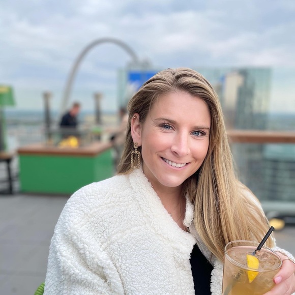 Meet your Posher, Lanie - Picture 3 of 3